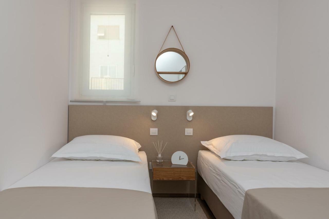 Apartments Flora Trogir Exterior foto
