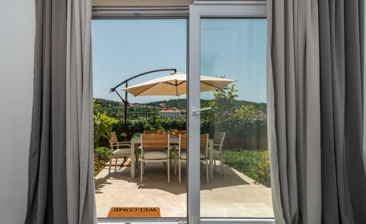 Apartments Flora Trogir Exterior foto
